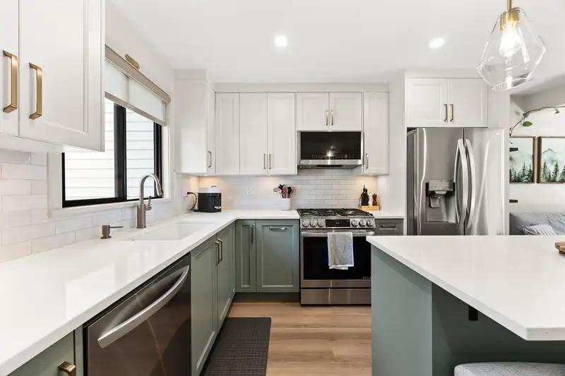 8916 ORION PLACE - photo 4 of 27