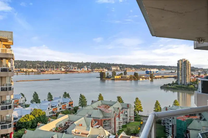 1904 1245 QUAYSIDE DRIVE - photo 3 of 39