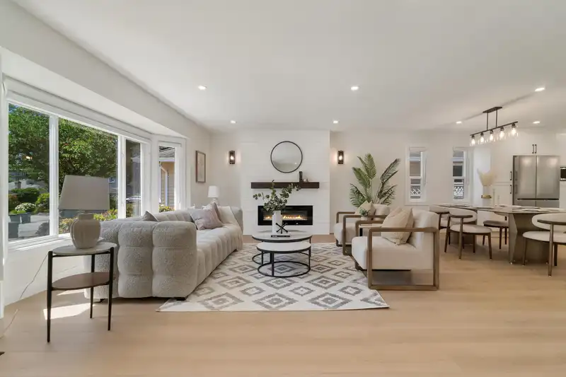 14097 16A AVENUE - photo 4 of 32