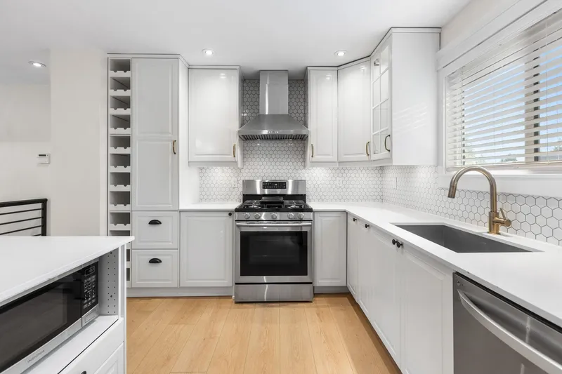 3214 MARINER WAY - photo 2 of 25