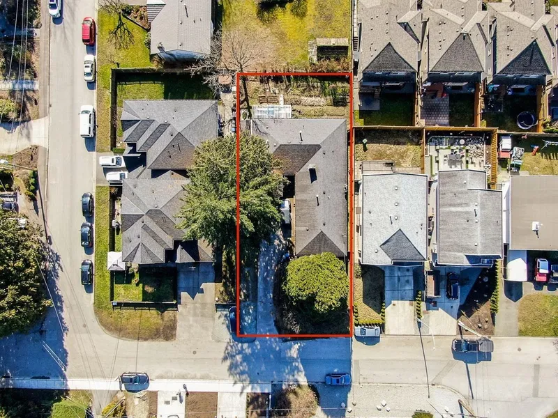 2390 2394 KITCHENER AVENUE - photo 2 of 5