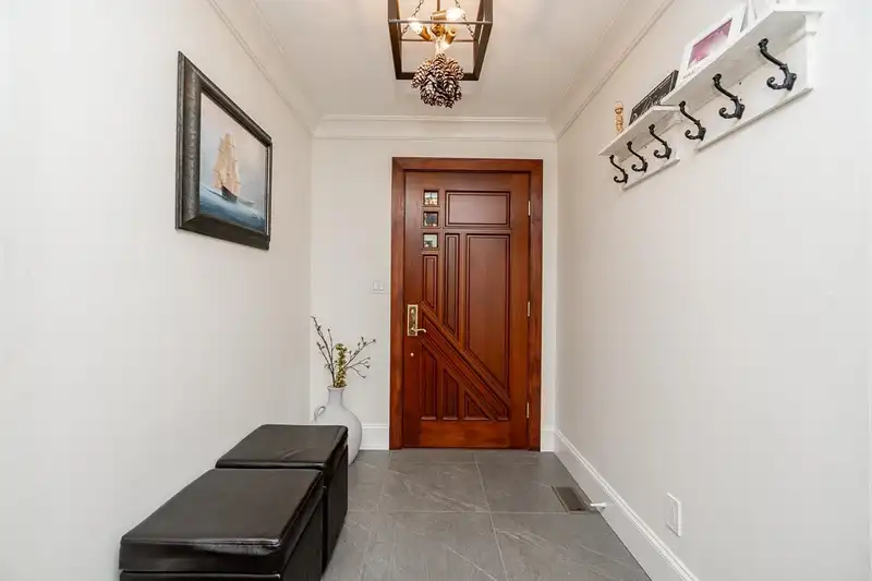 16114 20 AVENUE - photo 3 of 40