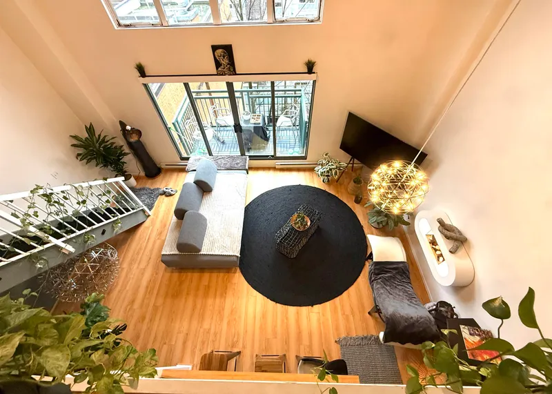 612 22 E CORDOVA STREET - photo 2 of 24