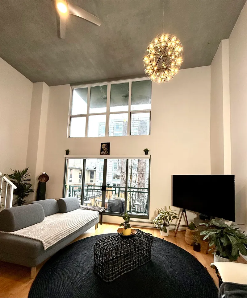 612 22 E CORDOVA STREET - photo 3 of 24