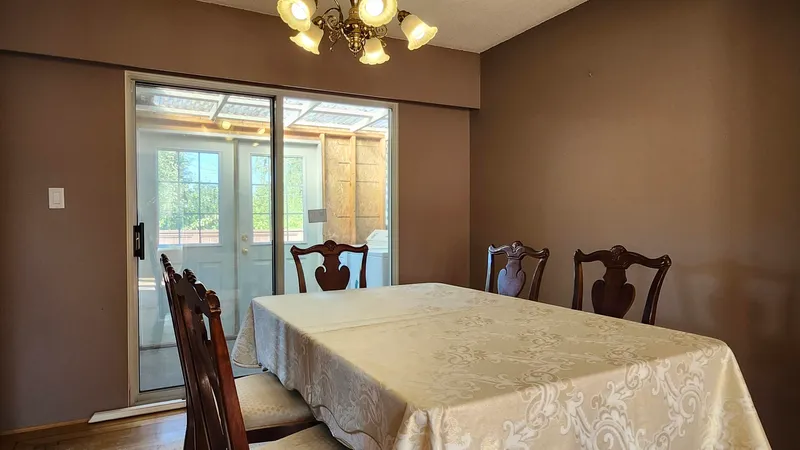 11400 SEAFIELD CRESCENT - photo 4 of 23