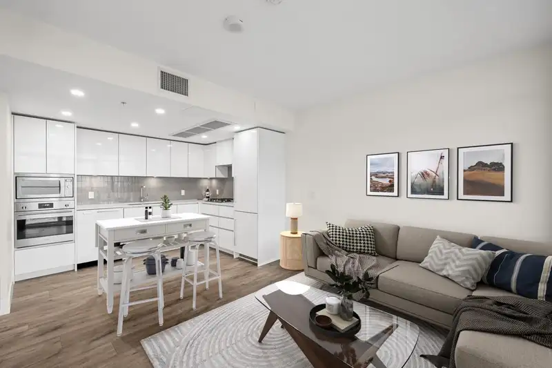 1901 10428 WHALLEY BOULEVARD - photo 3 of 38