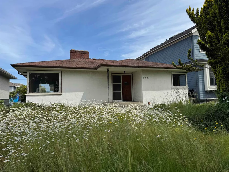 3325 E 49TH AVENUE - photo 1 of 2