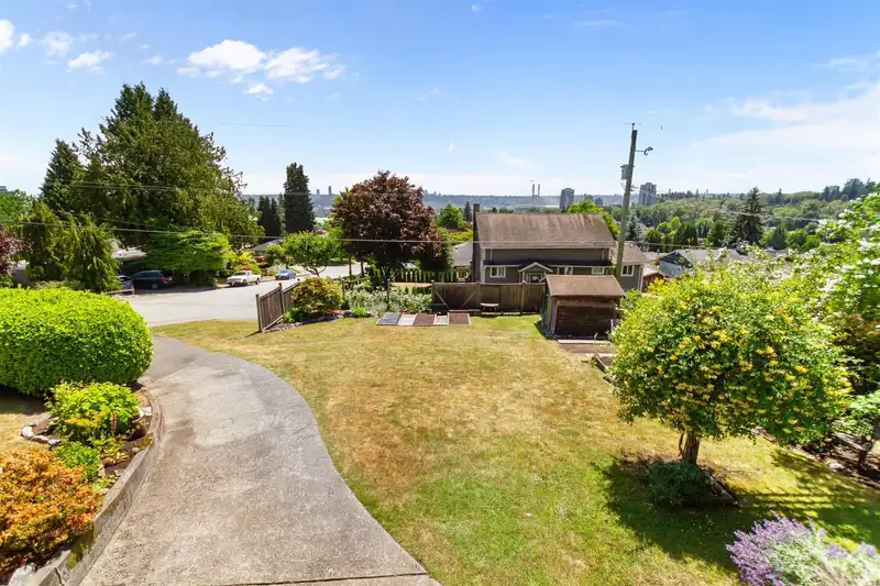 144 E EIGHTH AVENUE - photo 3 of 29