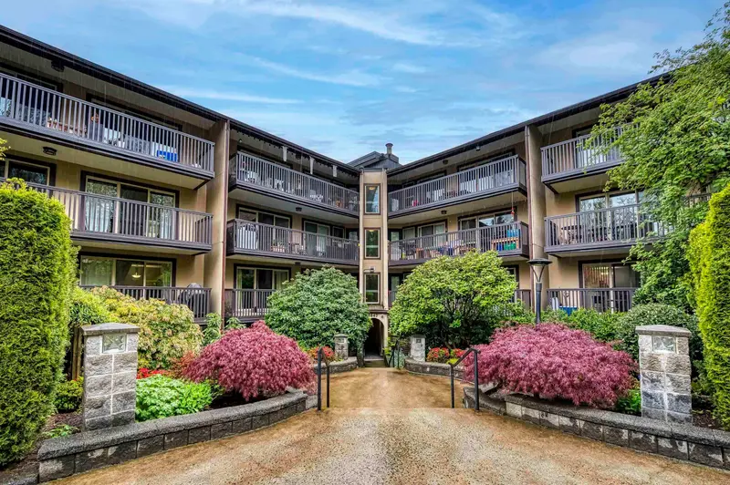 118 9847 MANCHESTER DRIVE - photo 2 of 25