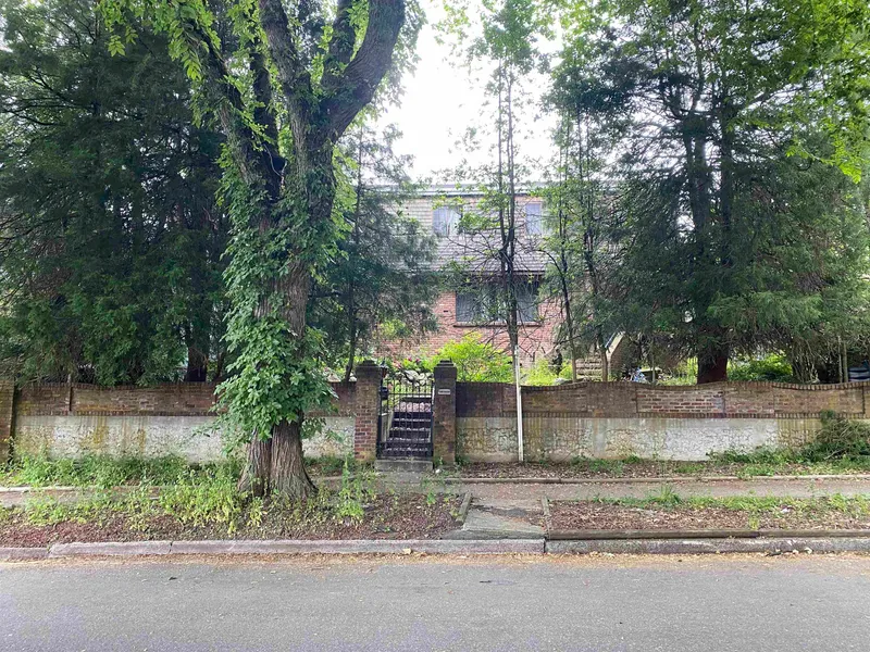 2371 E 6TH AVENUE - photo 1 of 2