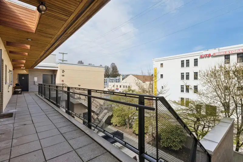 PH4 2088 W 11TH AVENUE - photo 4 of 33
