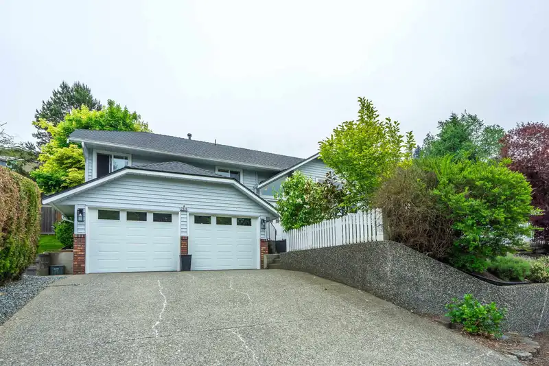 2936 GLENAVON STREET - photo 2 of 40
