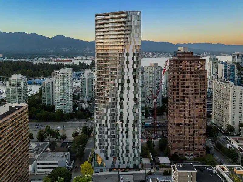 501 1568 ALBERNI STREET - photo 2 of 40