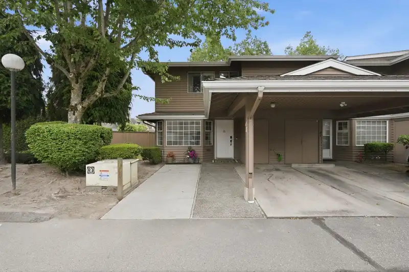 48 7740 ABERCROMBIE DRIVE - photo 2 of 39