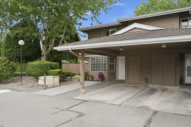 48 7740 ABERCROMBIE DRIVE - photo 4 of 39