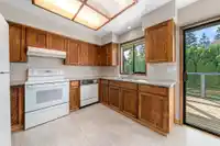 3833 LYNN VALLEY ROAD - thumbnail 13