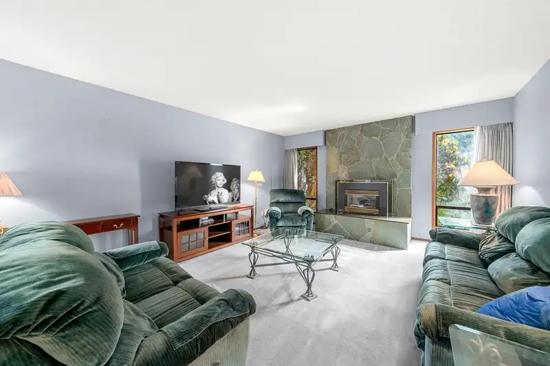 3833 LYNN VALLEY ROAD - photo 3 of 25