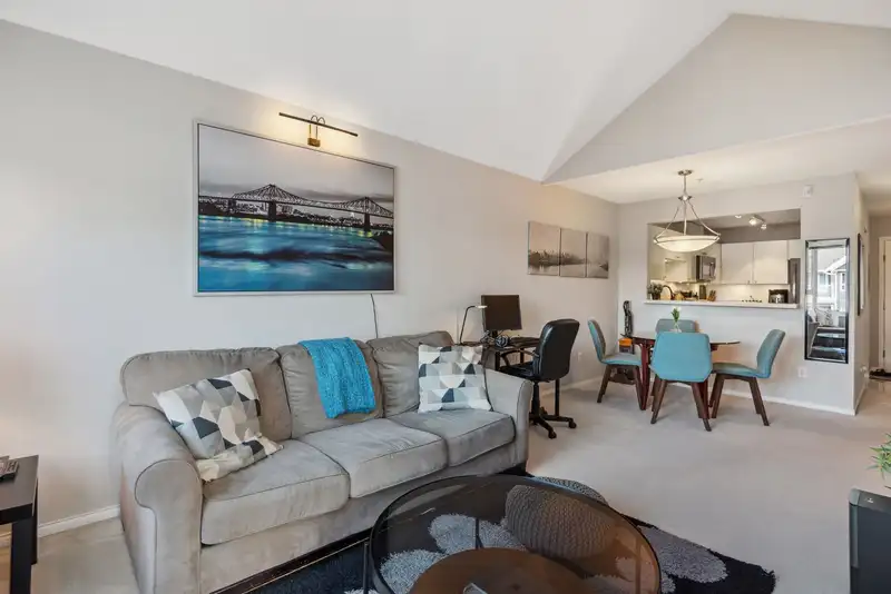 403 5888 DOVER CRESCENT - photo 3 of 26