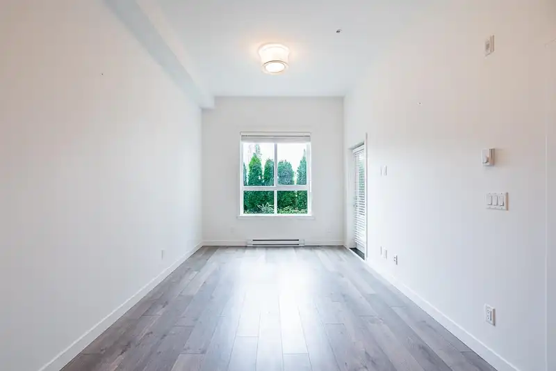 115 20362 72B AVENUE - photo 4 of 29