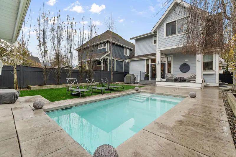 5850 COWICHAN STREET - photo 3 of 25