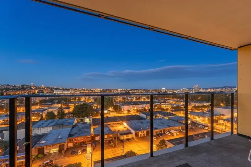 1304 1471 HUNTER STREET - photo 4 of 23