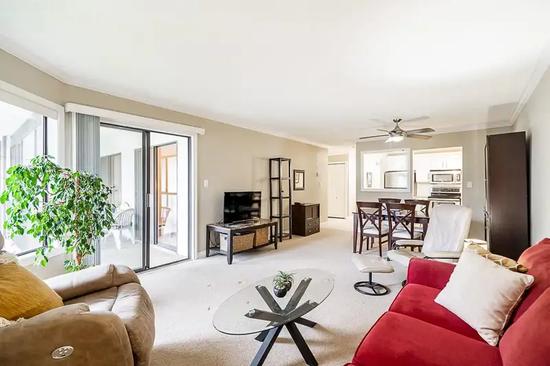 307 1521 BLACKWOOD STREET - photo 1 of 23