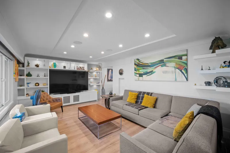 6978 MCKINNON STREET - photo 2 of 25