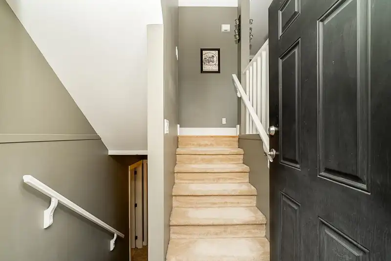 16 16772 61 AVENUE - photo 4 of 40
