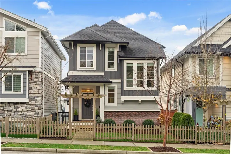 11 4295 OLD CLAYBURN ROAD - photo 2 of 25