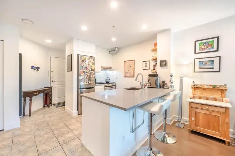 308 1989 DUNBAR STREET - photo 4 of 26