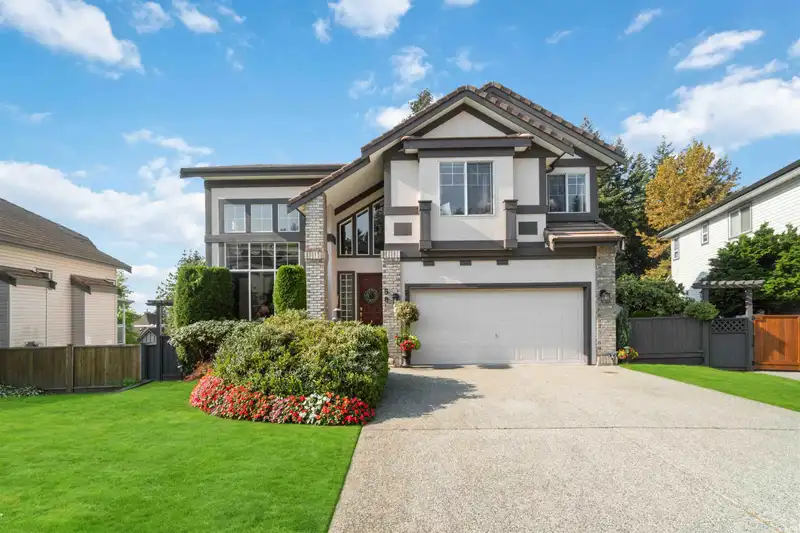 58 LINDEN COURT - photo 1 of 40