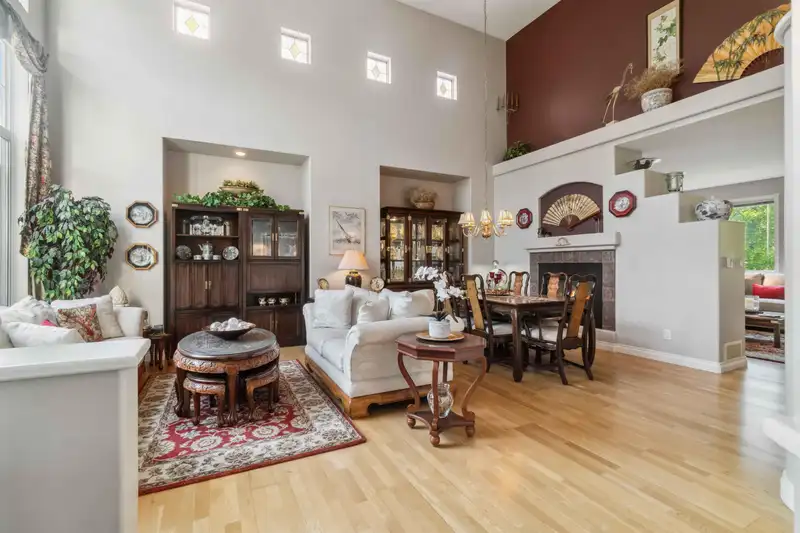 58 LINDEN COURT - photo 4 of 40