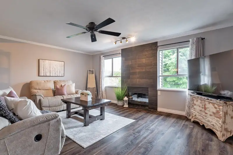 7 6280 48A AVENUE - photo 1 of 25