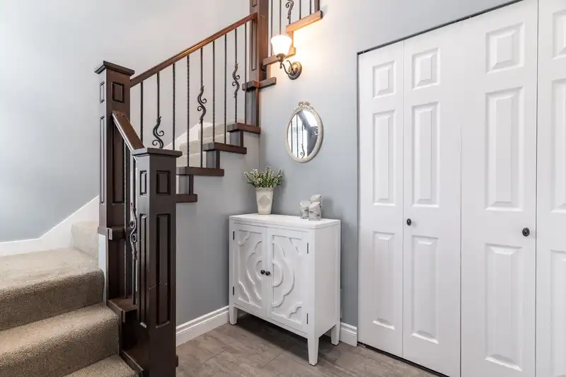 7 6280 48A AVENUE - photo 3 of 25