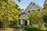 5562 CROWN STREET - thumbnail 1