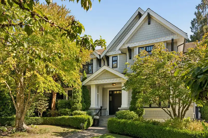 5562 CROWN STREET - photo 1 of 40
