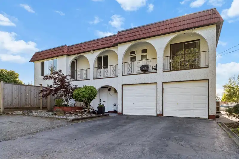 8645 114A STREET - photo 1 of 39