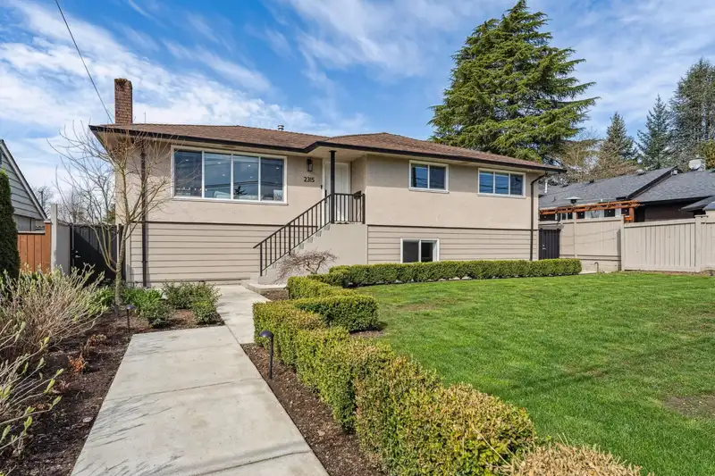 2315 PAULUS CRESCENT - photo 1 of 36