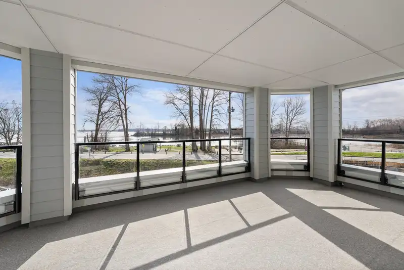 204 6111 DYKE ROAD - photo 2 of 40
