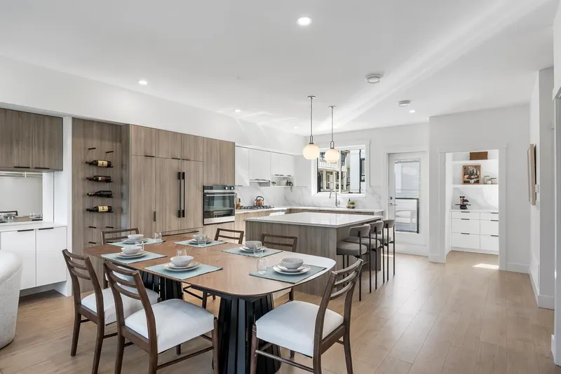 18 5993 143 STREET - photo 3 of 25