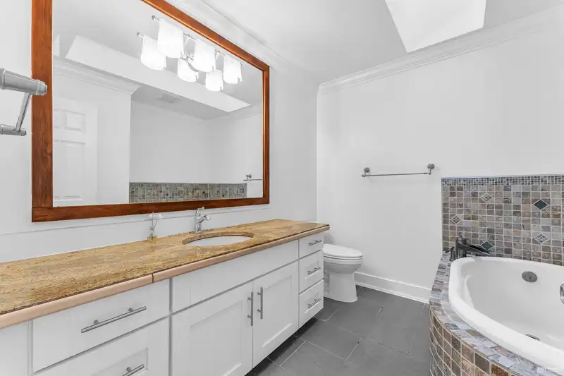 13508 15A AVENUE - photo 3 of 27
