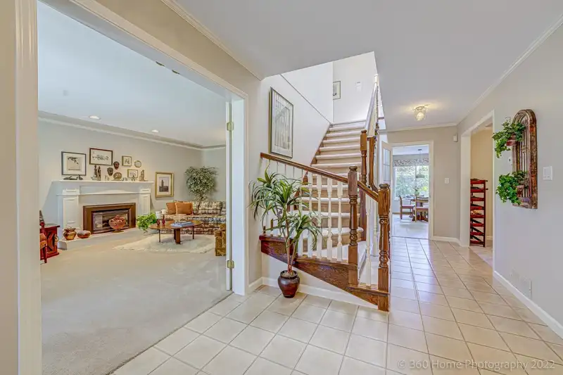 5631 LINSCOTT COURT - photo 3 of 25