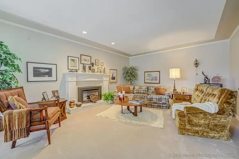 5631 LINSCOTT COURT - photo 4 of 25