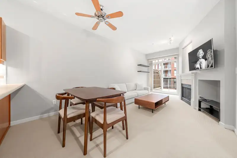 405 5605 HAMPTON PLACE - photo 3 of 38