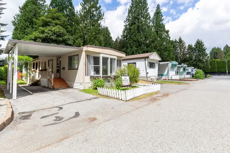 58 21163 LOUGHEED HIGHWAY - photo 1 of 29