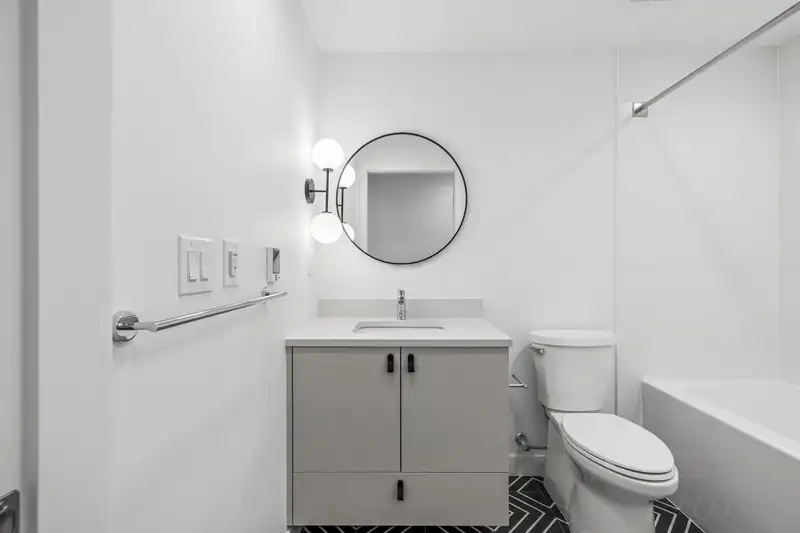 512 1680 E 12TH AVENUE - photo 4 of 12