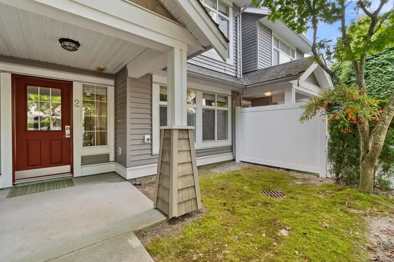 2 19330 69 AVENUE - photo 4 of 27