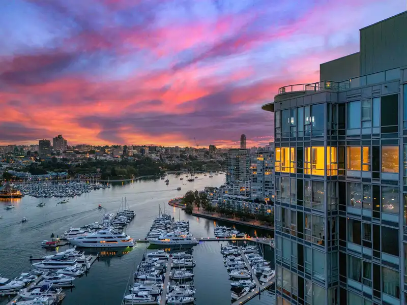 2702 1067 MARINASIDE CRESCENT - photo 1 of 36