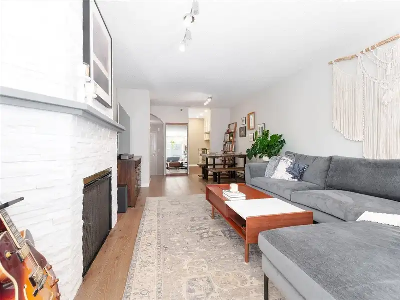 307 1147 NELSON STREET - photo 3 of 26