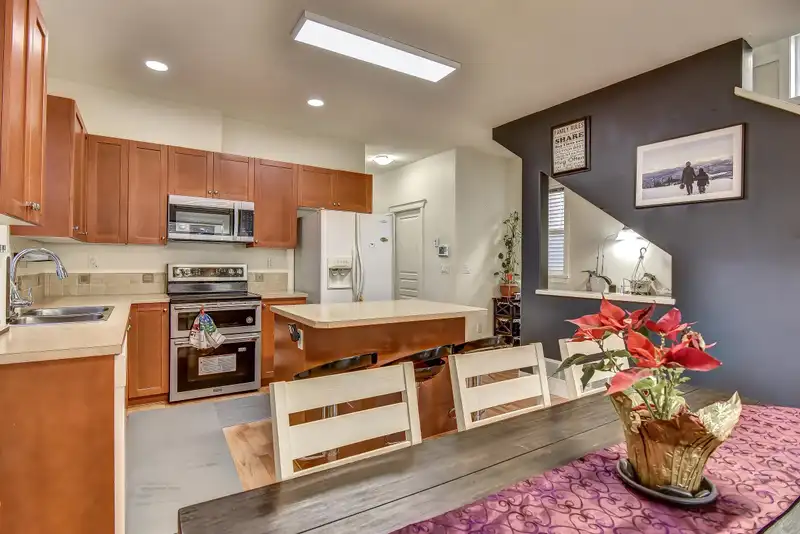 6914 190 STREET - photo 3 of 11
